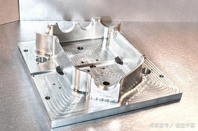 數控鉆床學徒靠自學加工中心編程、月薪3千到年